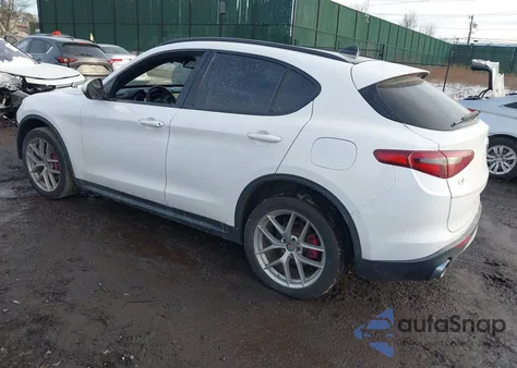 2018 Alfa Romeo Stelvio Ti из США, поврежденный, VIN ZASFAKNN9J7C02309